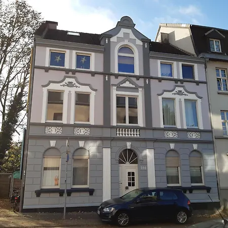 Lichtdurchflutetes Mit Parkplatz Apartment
